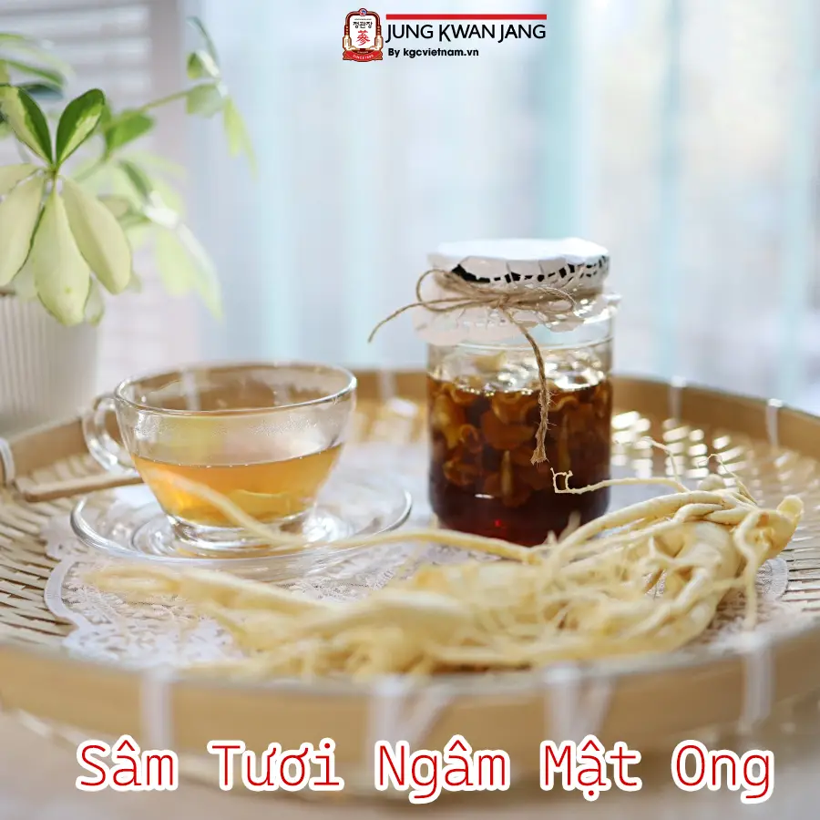 Sâm Tươi Được Bảo Quản Bằng Cách Cắt Thành Từng Lát Mỏng Và Ngâm Với Mật Ong