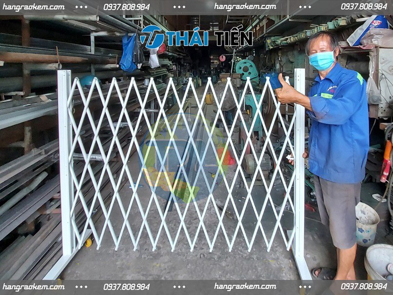 Hình Ảnh Chi Tiết Hàng Rào Di Động Xếp Gọn