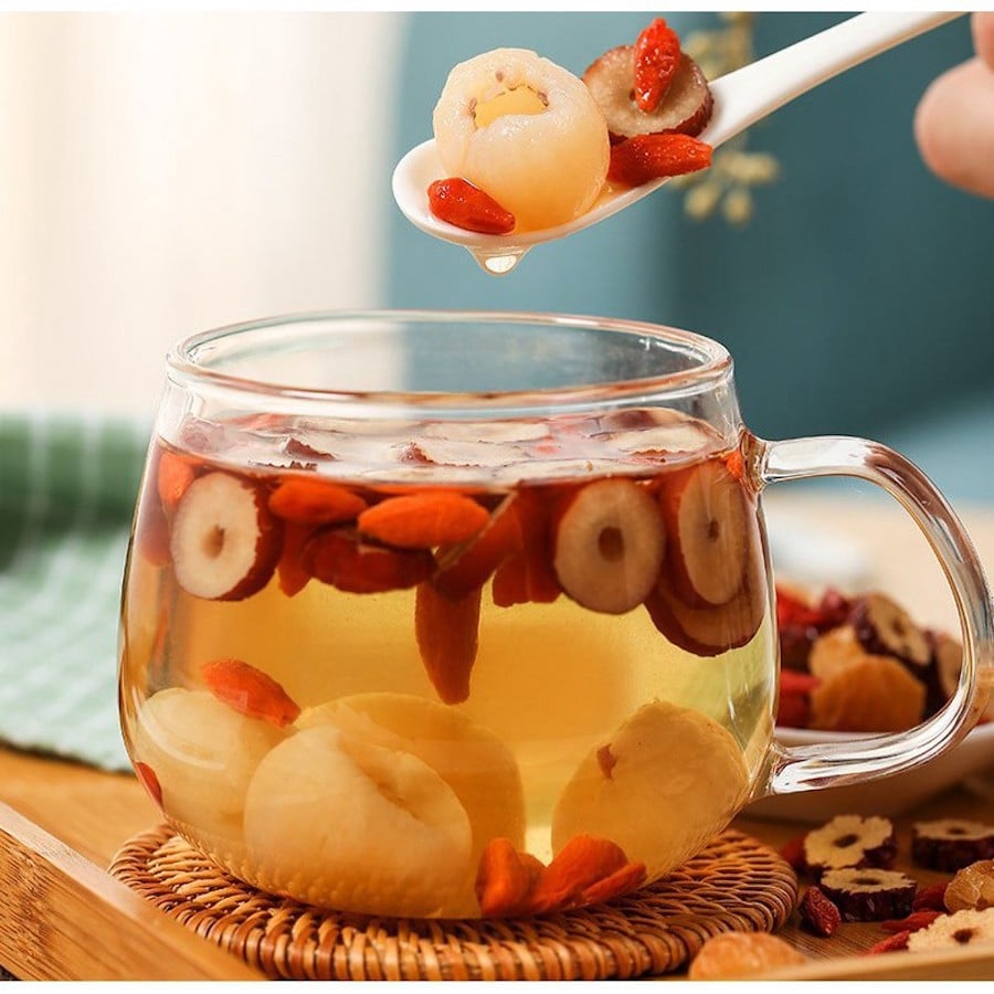 hình ảnh trà táo đỏ kết hợp với kỷ tử và long nhãn