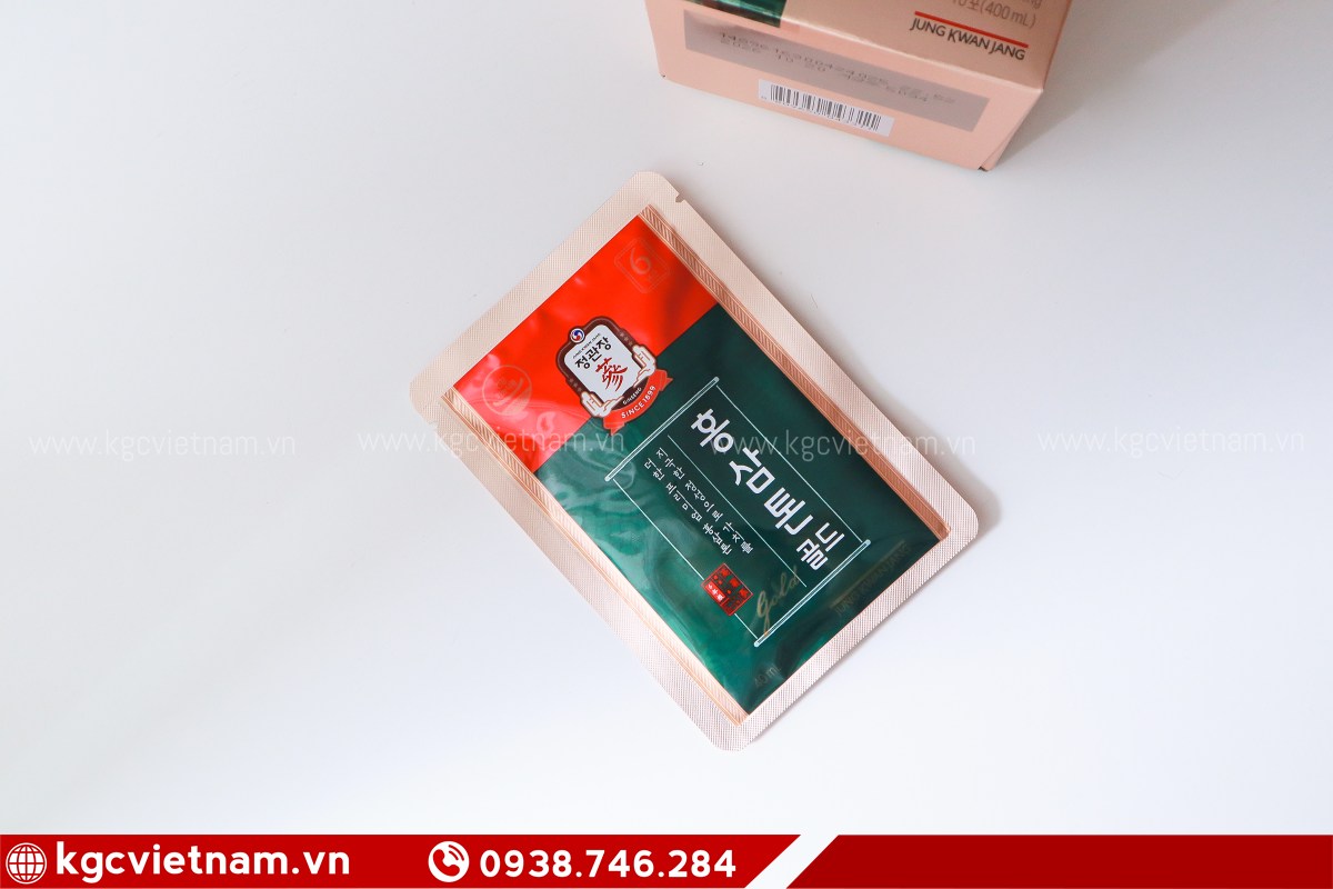 Hình Ảnh Nước hồng sâm Tonic Gold KGC 40ml x 30 gói Khi Đổ Ra Ly | kgcvietnam.vn