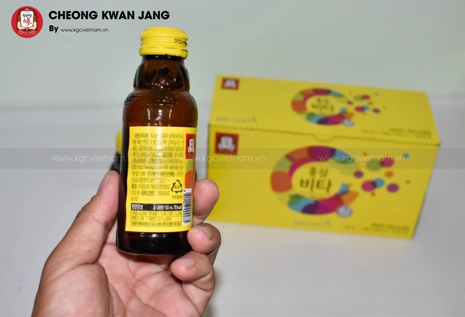 Nước uống tăng lực hồng sâm KGC Jung Kwan Jang Vita 100ml x 10 chai | kgcvietnam.vn