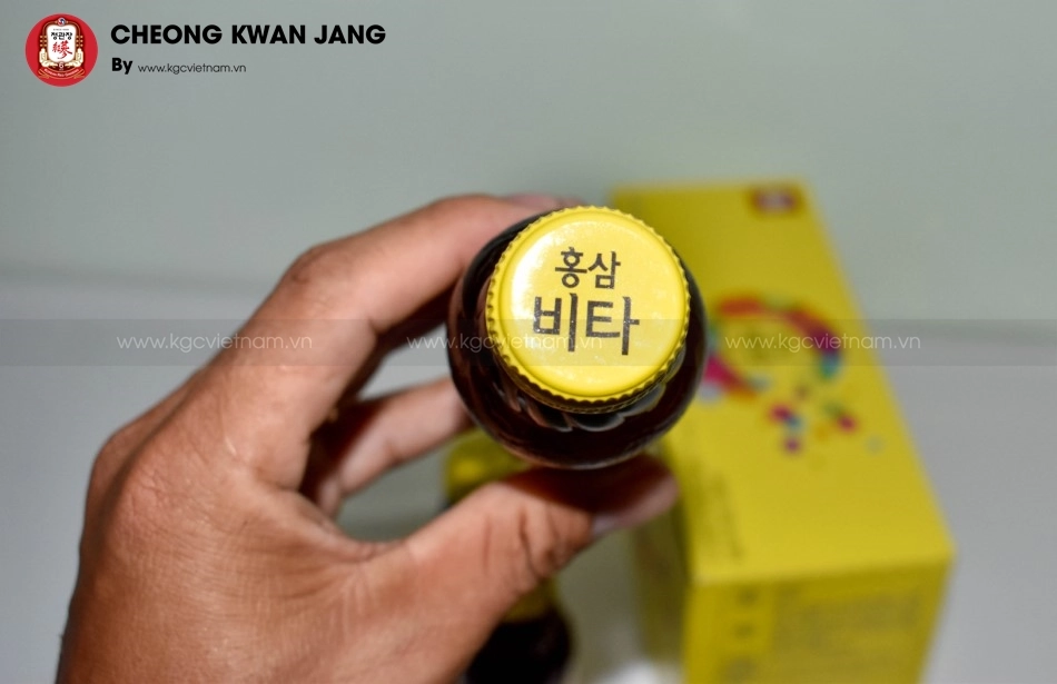 Nước uống tăng lực hồng sâm KGC Jung Kwan Jang Vita 100ml x 10 chai | kgcvietnam.vn